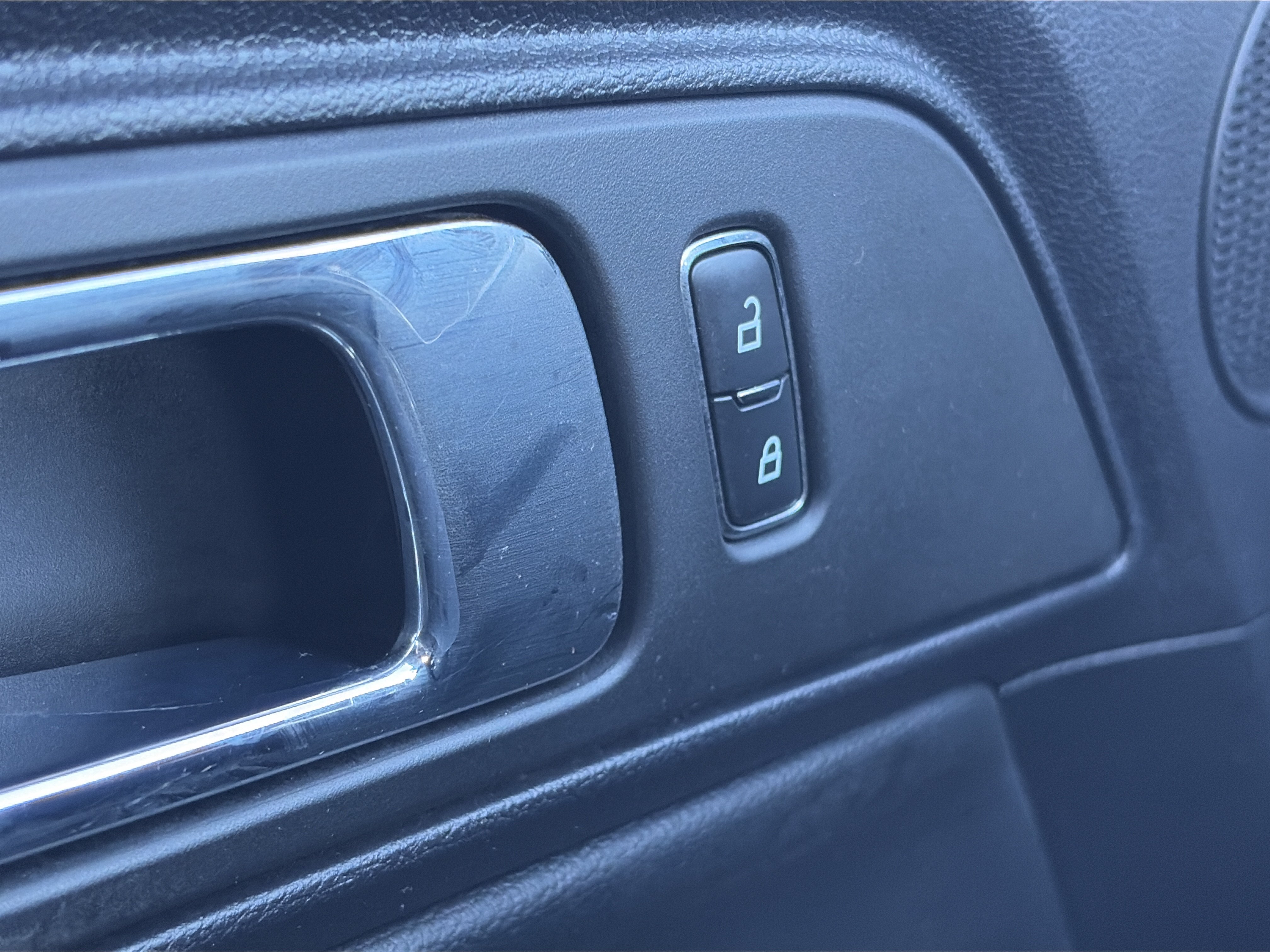 Used 2015 Ford Mustang GT Premium RWD image 25