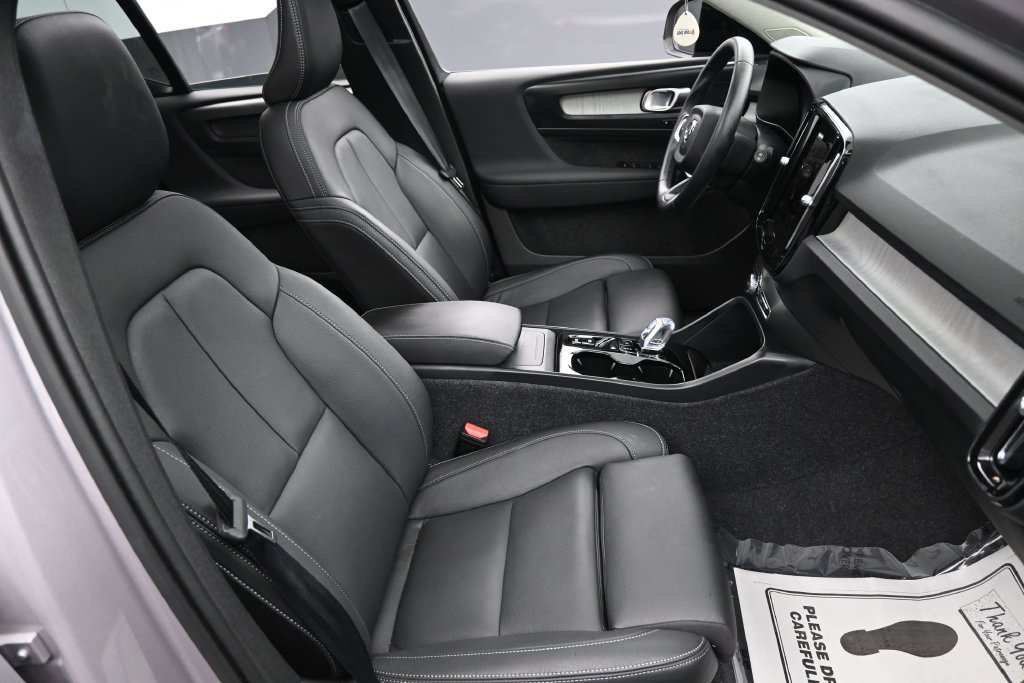 Used 2026 Volvo XC40 B5 Plus AWD/4WD image 27