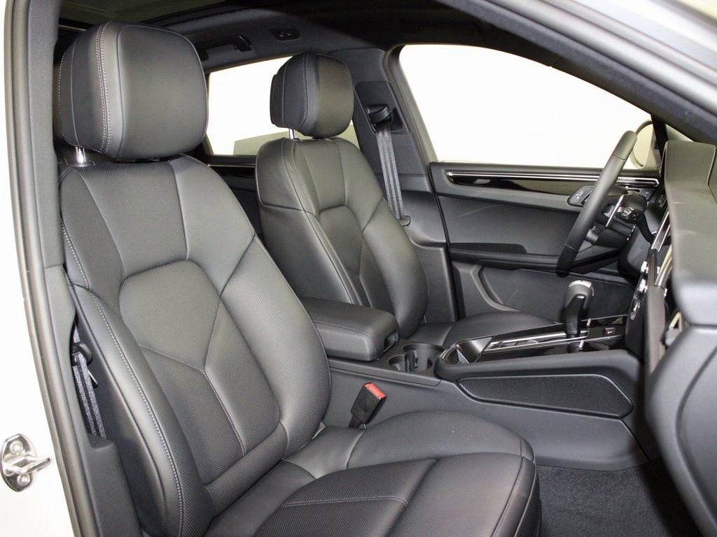 Certified 2026 Porsche Macan S image 37