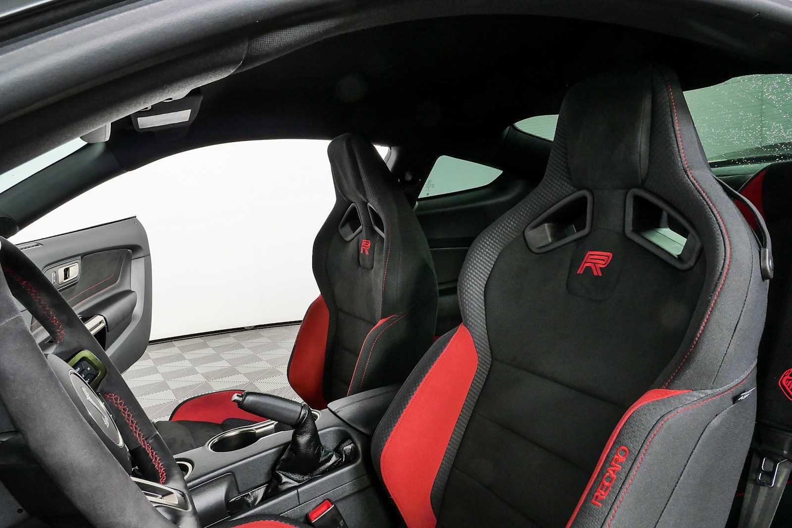 Used 2020 Ford Mustang Shelby GT350R w/ GT350R Equipment Group 920A RWD image 5