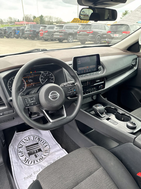 Used 2021 Nissan Rogue SV AWD/4WD image 18