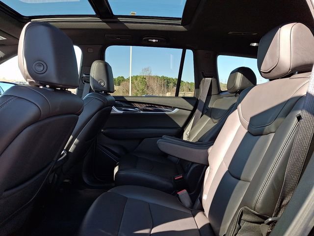 Used 2025 Cadillac XT6 Premium Luxury image 10