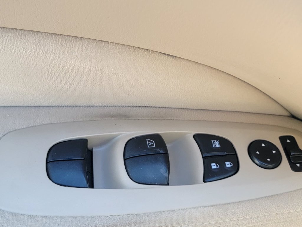 Used 2015 Nissan Pathfinder S FWD image 36