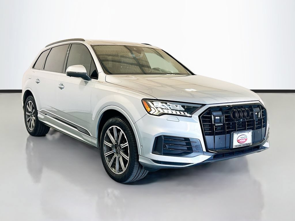 Used 2023 Audi Q7 2.0T Premium Plus w/ Premium Plus Package AWD/4WD image 3