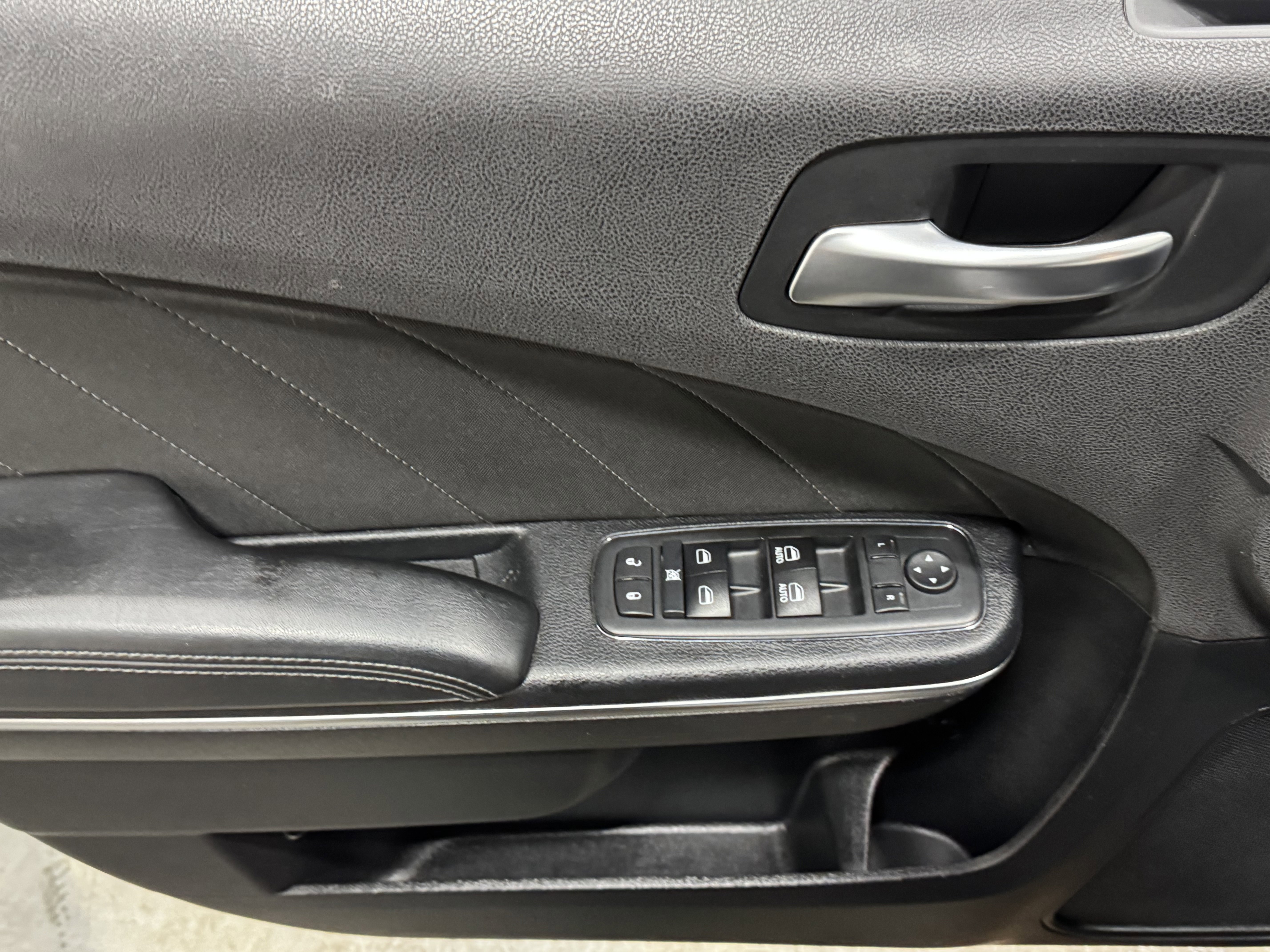 Used 2017 Dodge Charger R/T image 18