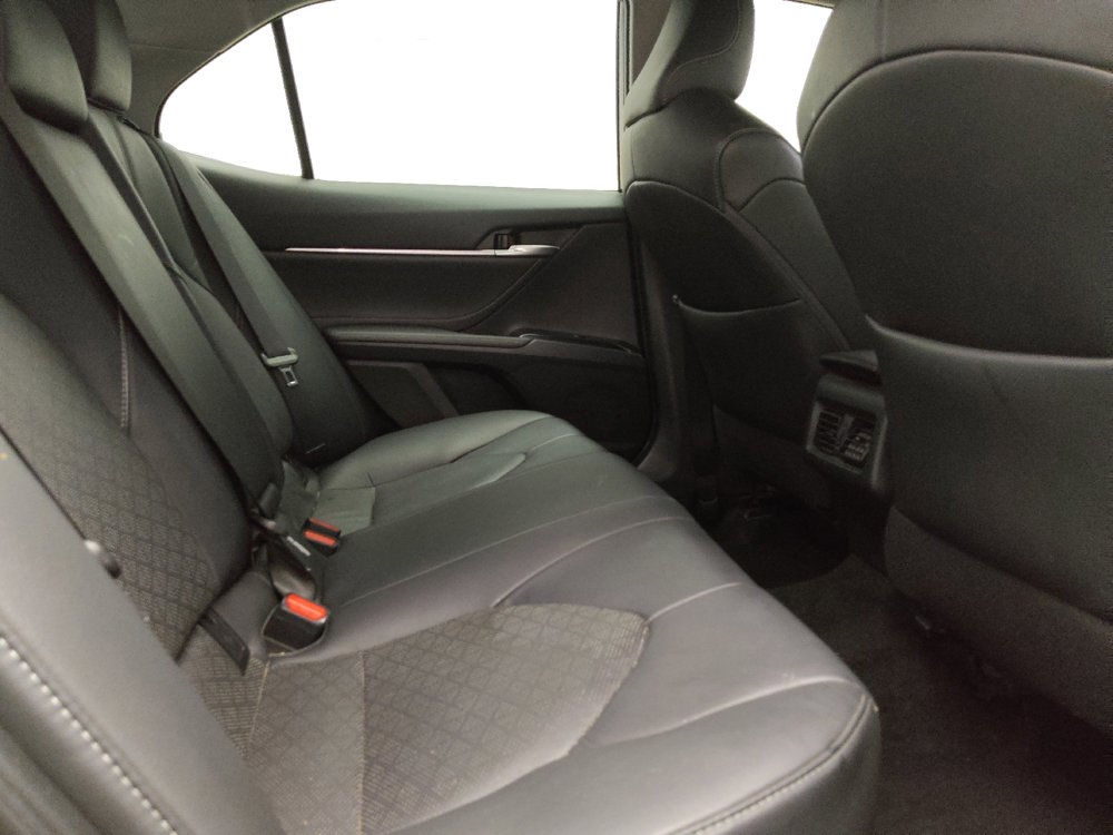 Used 2018 Toyota Camry XSE FWD image 19