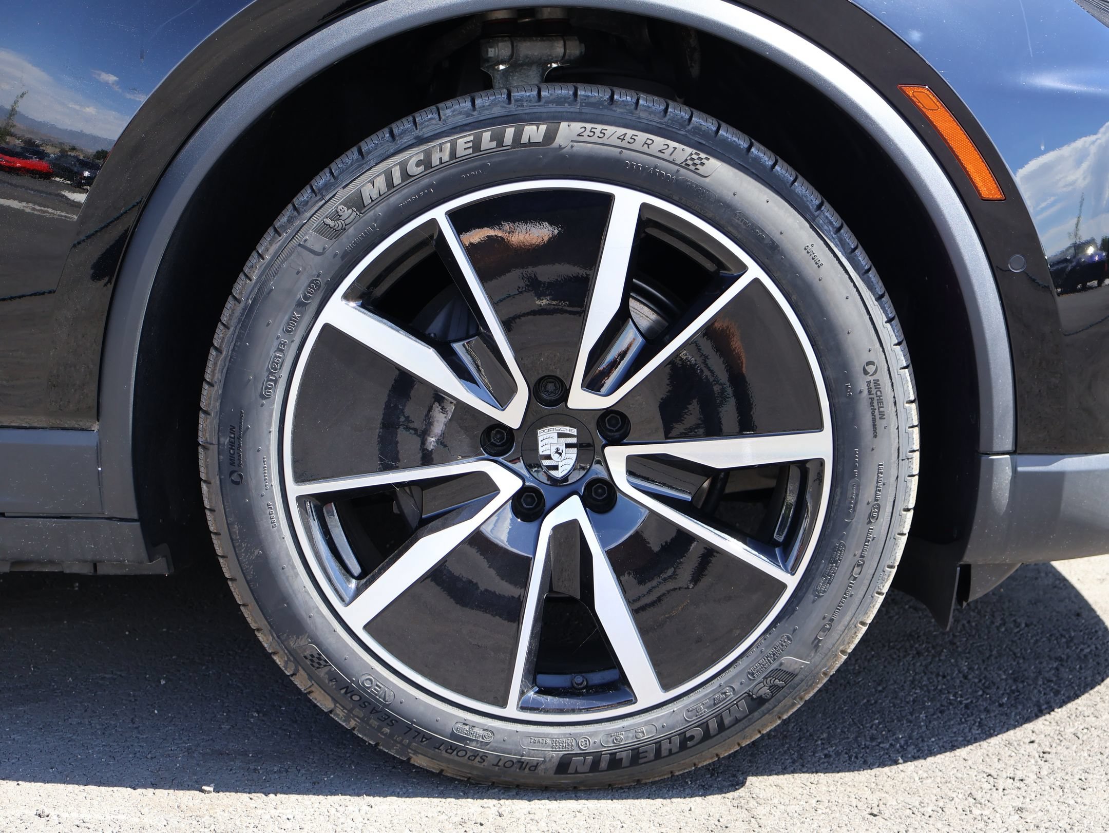 New 2026 Porsche Macan 4 Electric AWD/4WD image 12