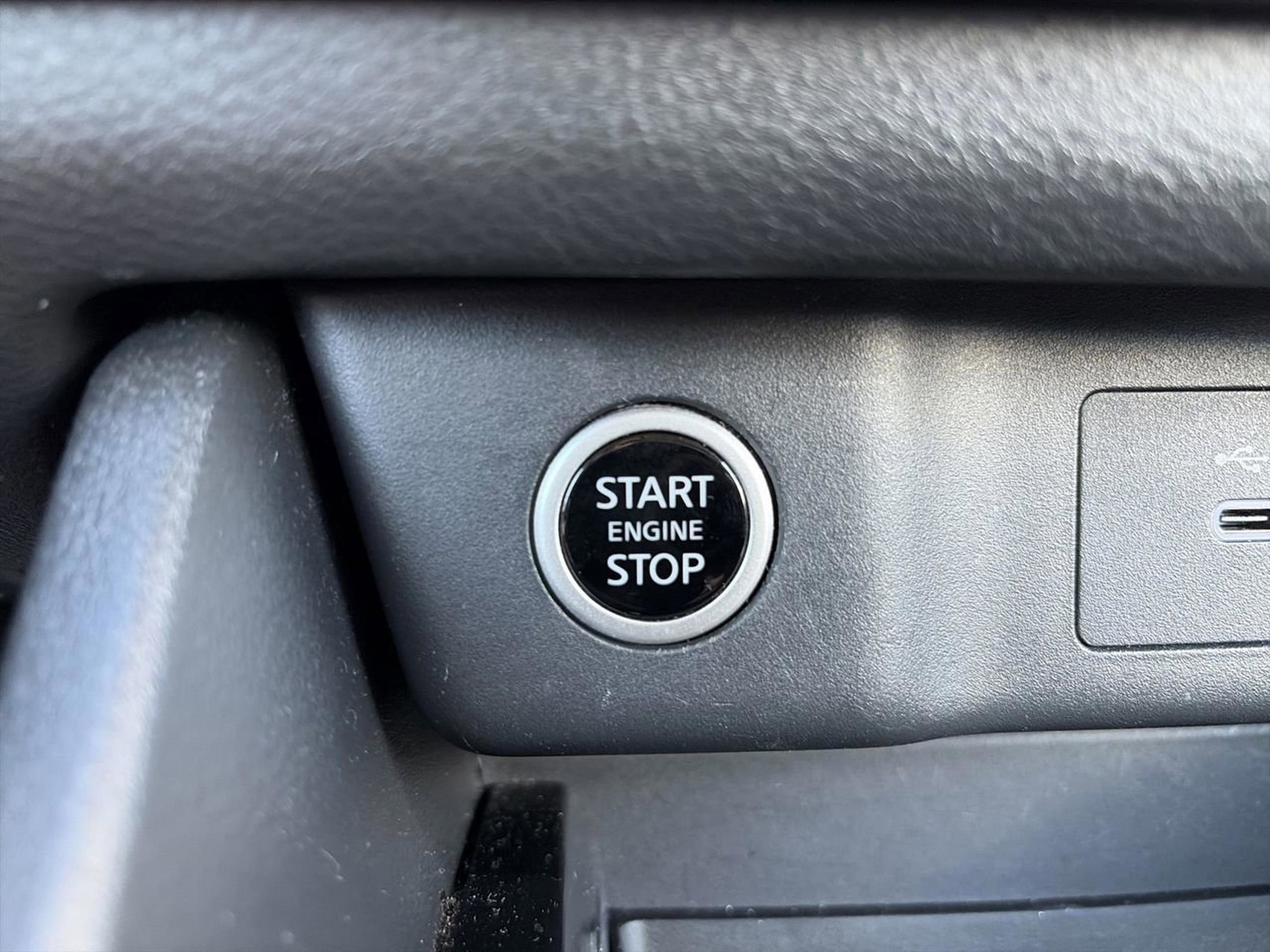 Used 2023 Nissan Rogue S image 20