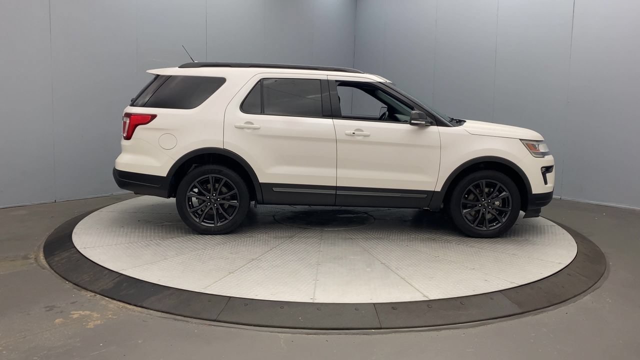 Used 2019 Ford Explorer XLT w/ Equipment Group 202A AWD/4WD image 6