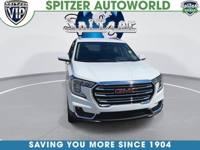Used 2024 GMC Terrain SLT w/ LPO, Floor Liner Package AWD/4WD image 3