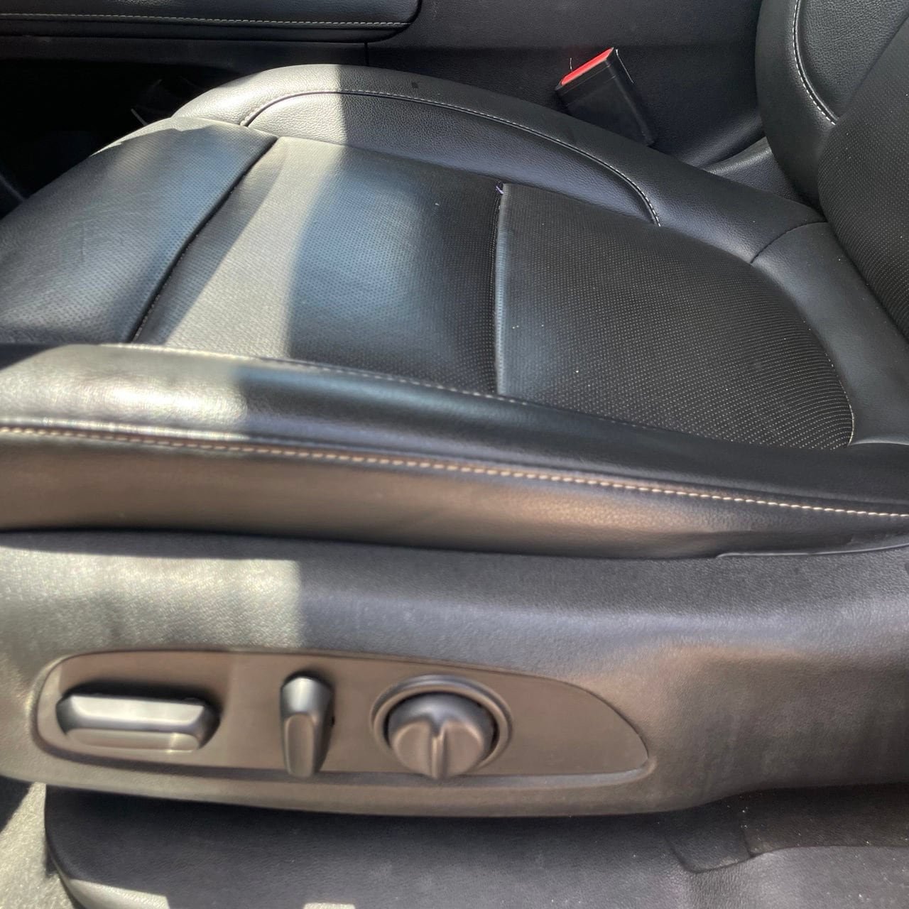 Used 2023 GMC Acadia SLT FWD image 22