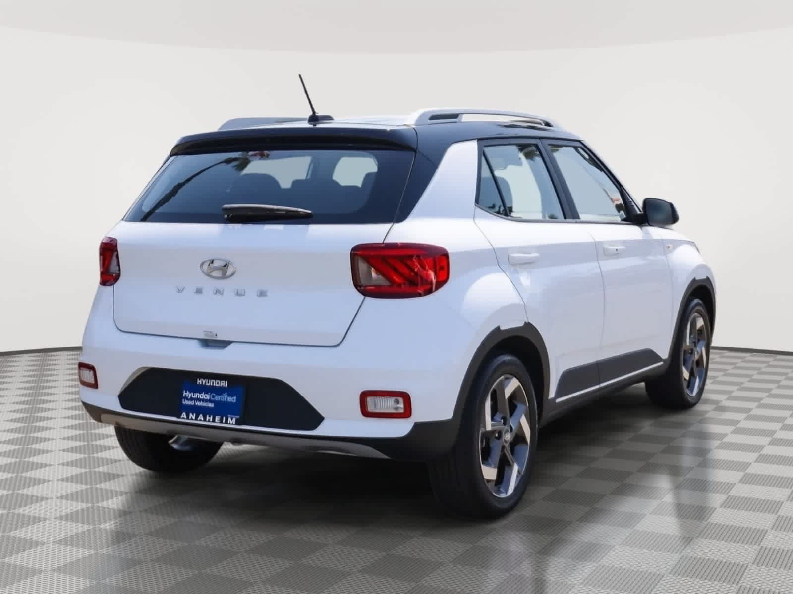 Used 2026 Hyundai Venue SEL FWD image 7