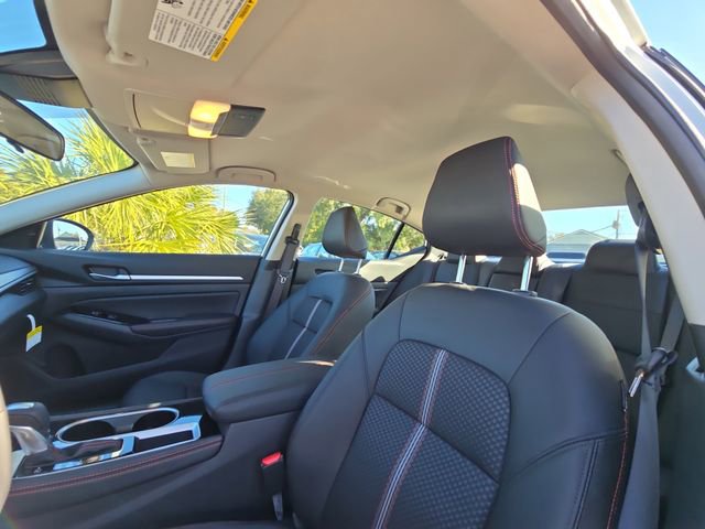 New 2025 Nissan Altima 2.5 SR image 13