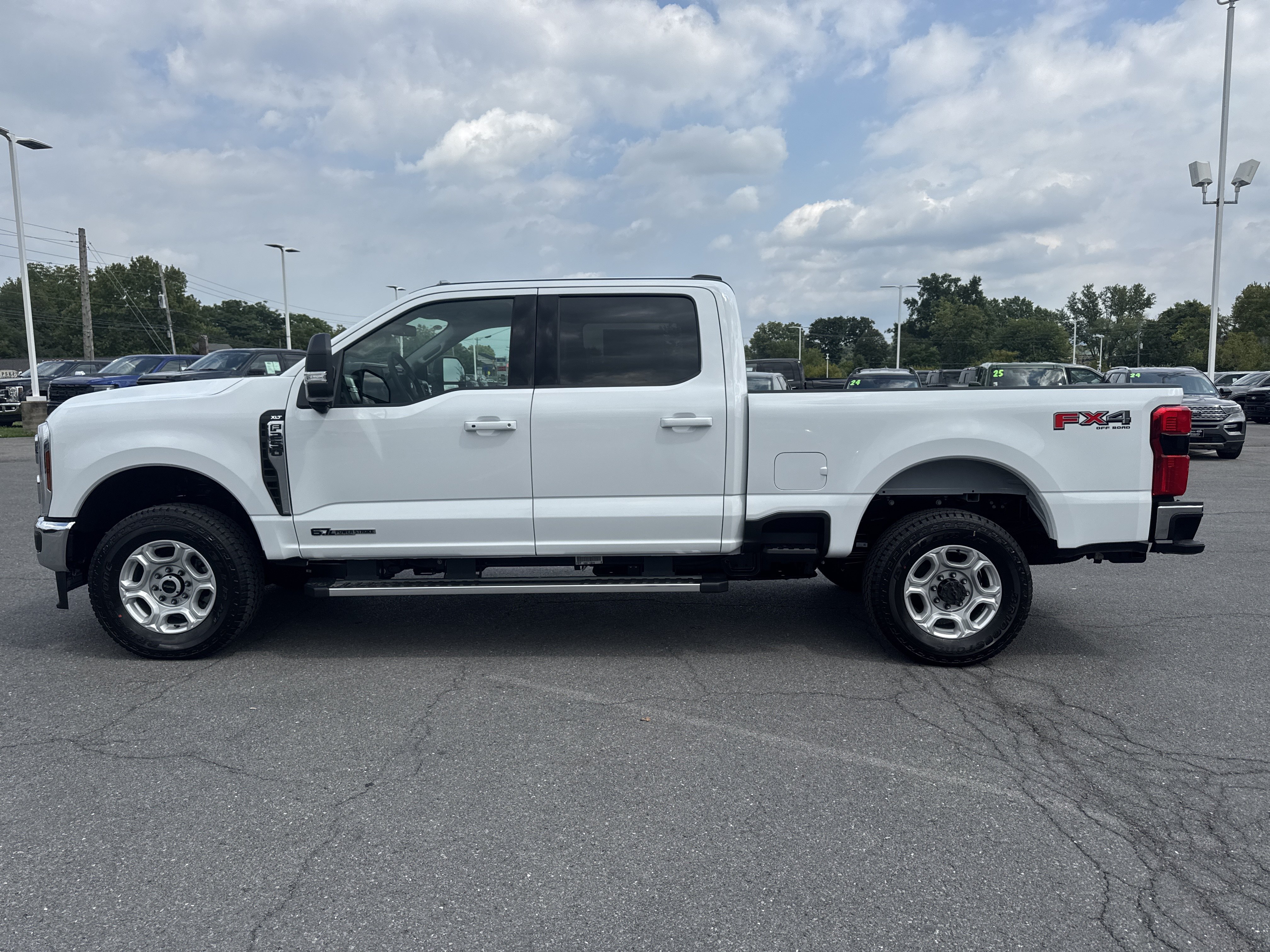 New 2026 Ford F250 XLT w/ XLT Premium Package AWD/4WD image 7