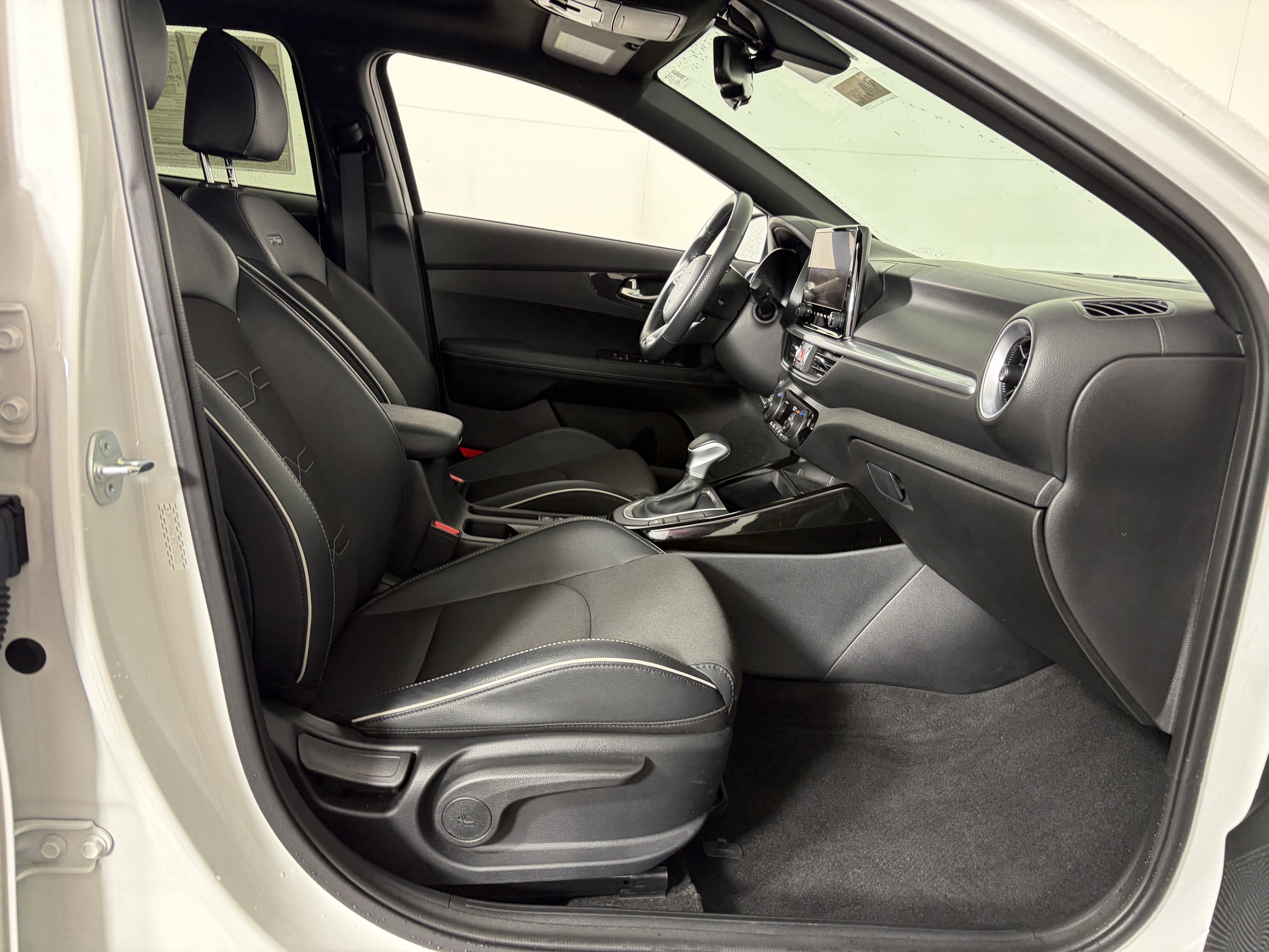 Certified 2024 Kia Forte GT-Line w/ GT-Line Premium Package image 43