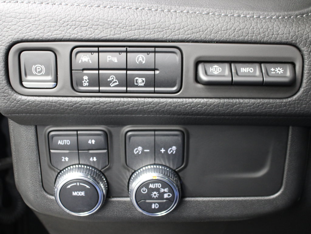 Used 2023 GMC Yukon XL Denali AWD/4WD image 62