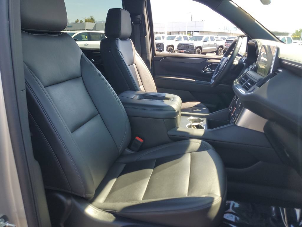 Used 2023 Chevrolet Suburban LT w/ Luxury Package AWD/4WD image 28
