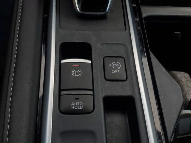 Used 2026 Nissan Pathfinder SV FWD image 32