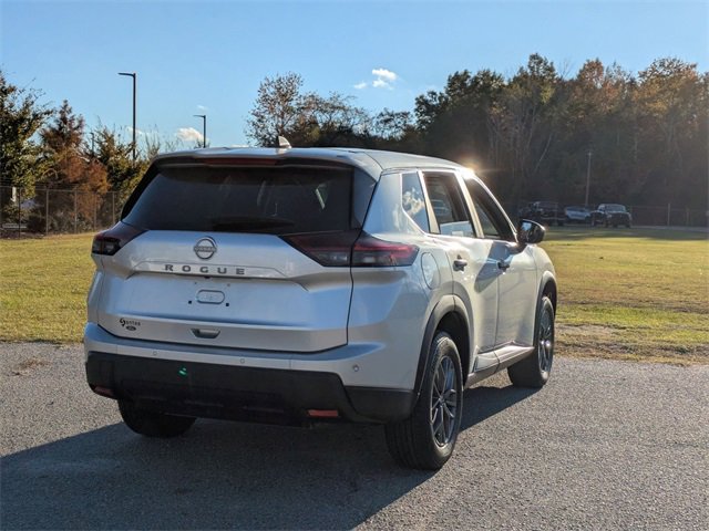 Used 2024 Nissan Rogue S image 3