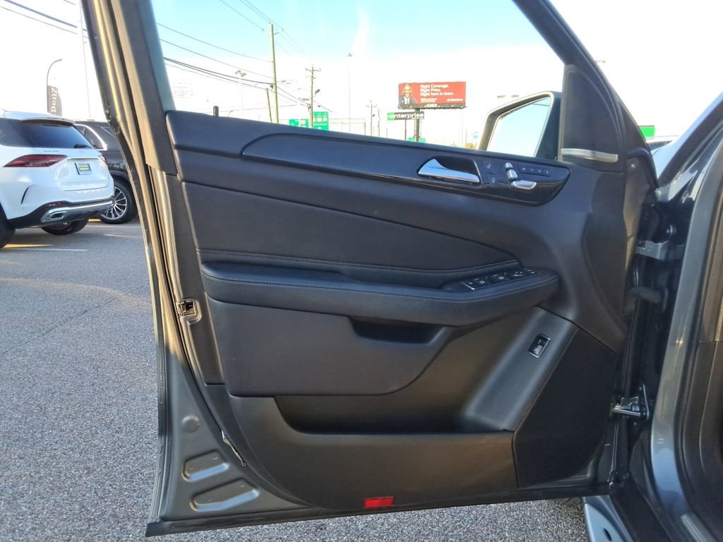 Used 2019 Mercedes-Benz GLE 400 4MATIC image 11