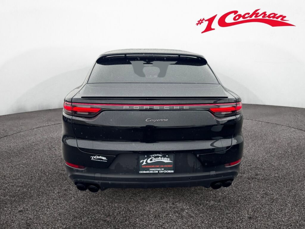 Used 2023 Porsche Cayenne Platinum Edition image 6