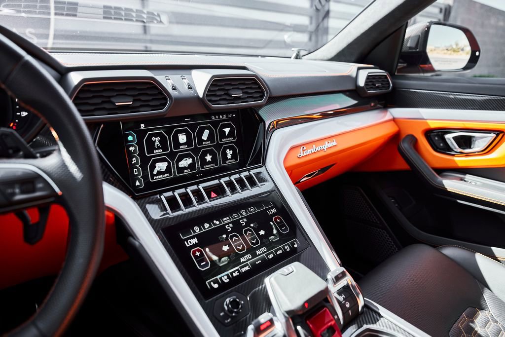Used 2022 Lamborghini Urus AWD/4WD image 65