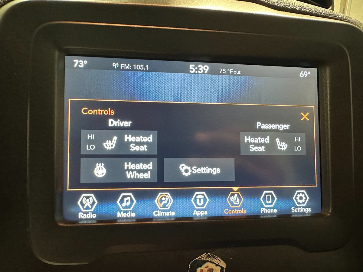 Used 2019 Jeep Renegade Altitude w/ Quick Order Package 2XM AWD/4WD image 38