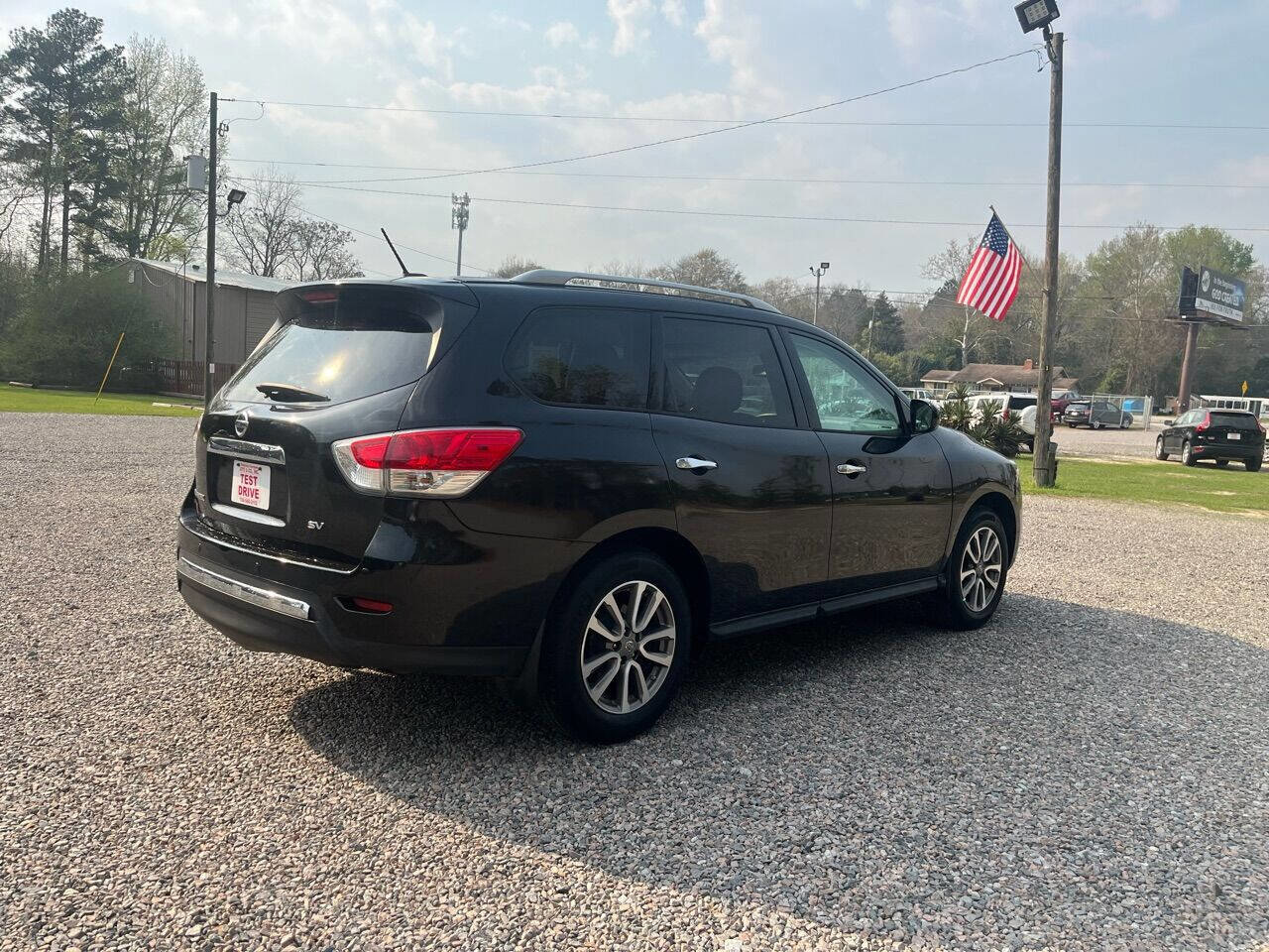 Used 2015 Nissan Pathfinder SV w/ Cargo Package image 6