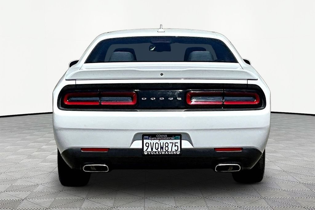 Used 2019 Dodge Challenger SXT RWD image 5