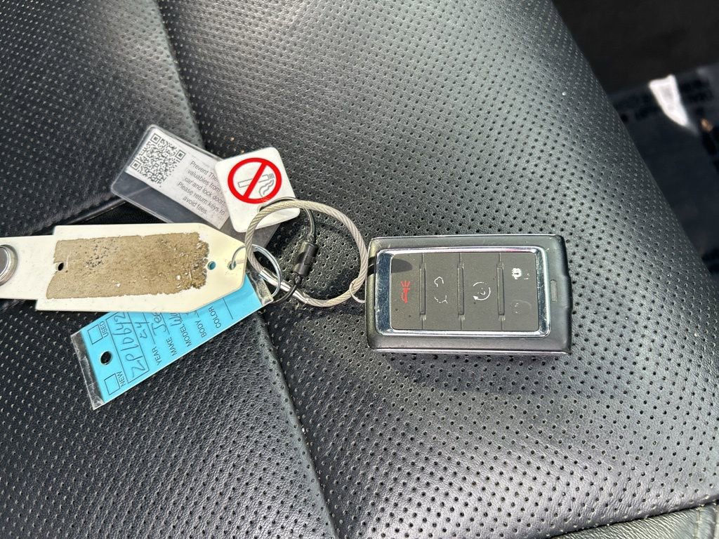 Used 2024 Jeep Wagoneer L Series II w/ Flexible Seating Group image 28