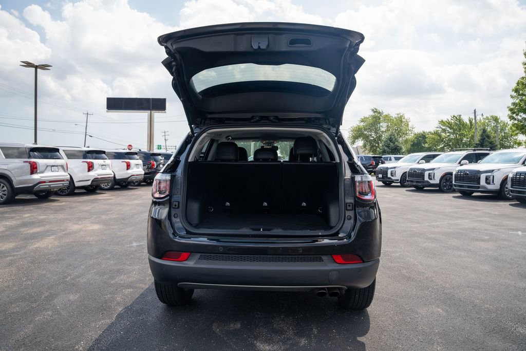 Used 2021 Jeep Compass Limited w/ Elite Interior Group image 11