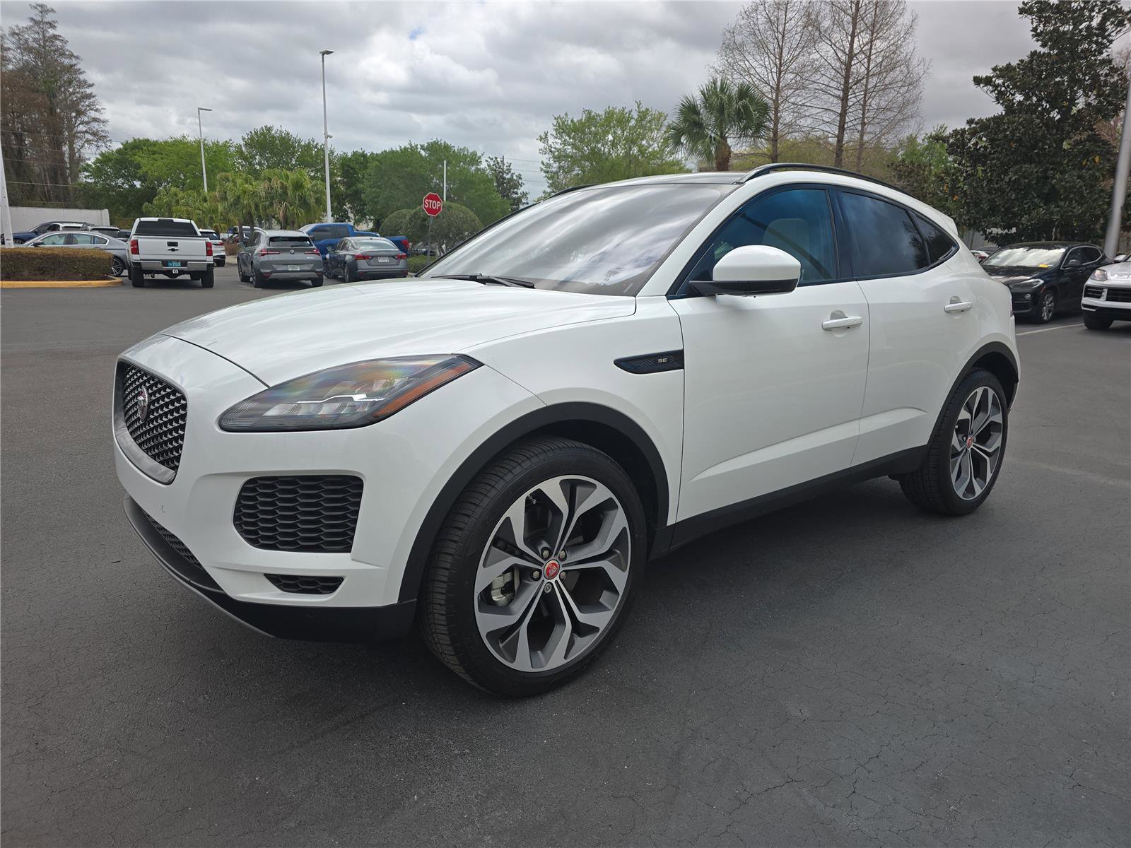 Used 2020 Jaguar E-PACE SE image 8