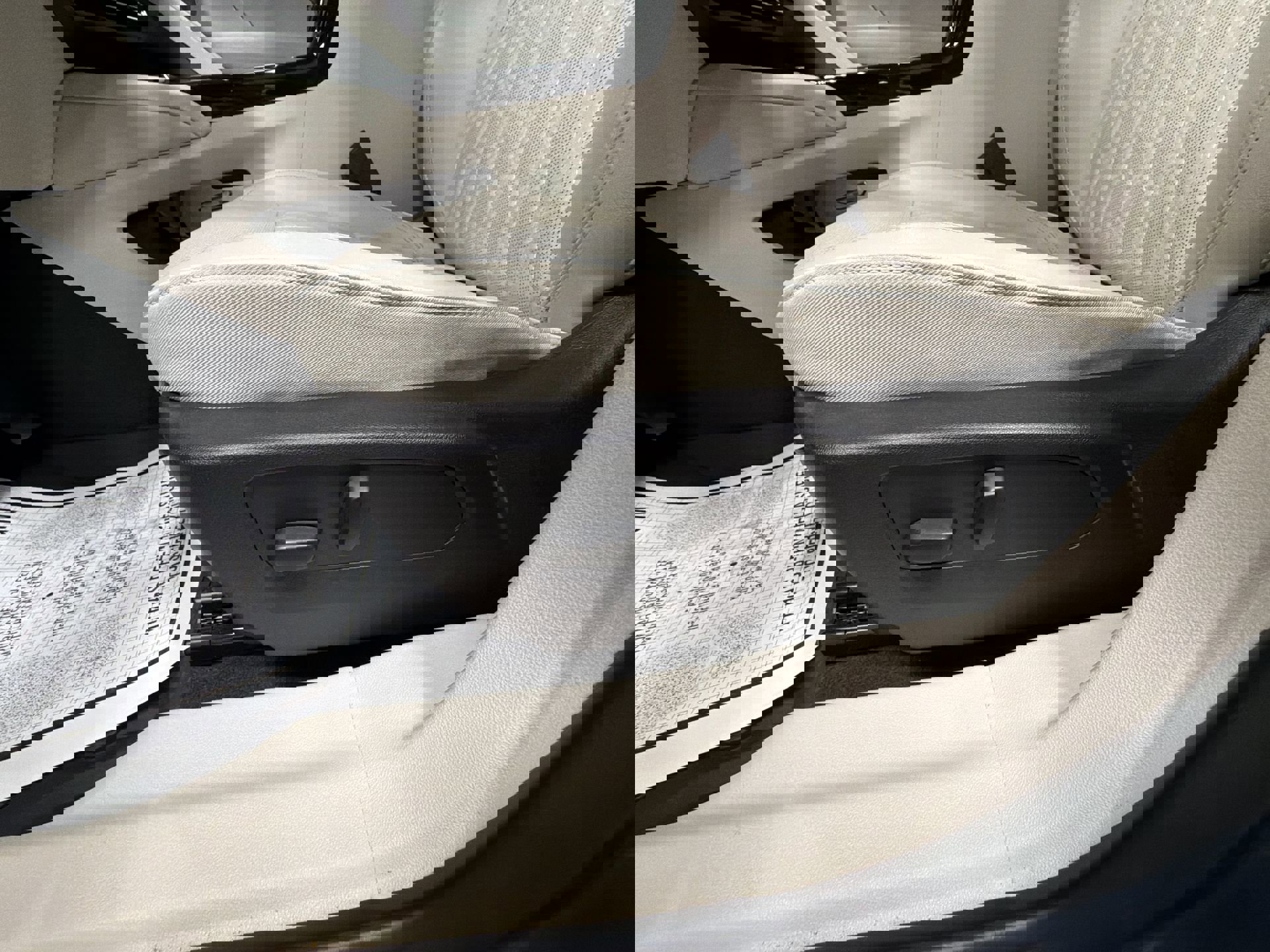 Used 2023 Buick Envision Avenir image 20