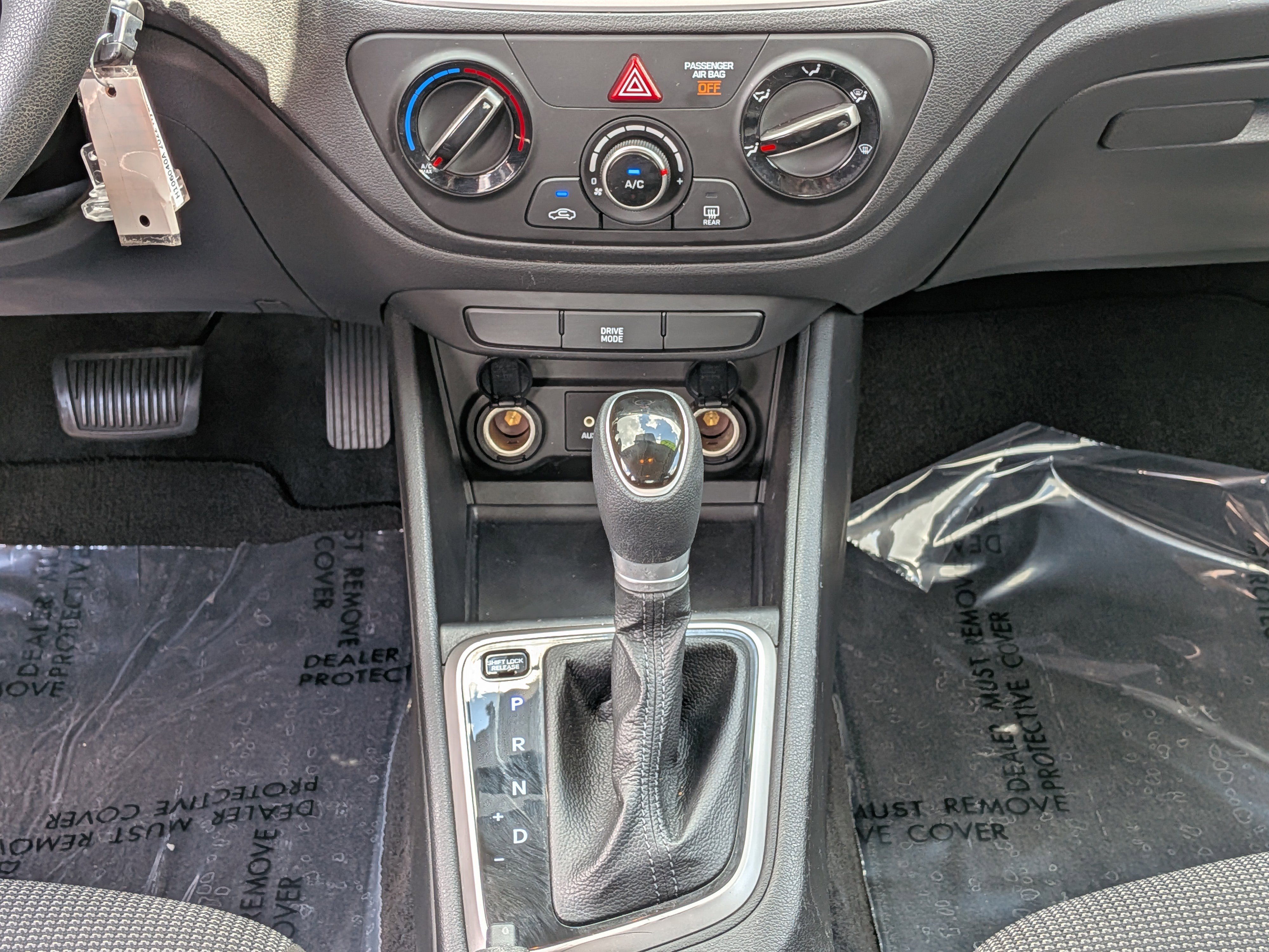 Used 2022 Hyundai Accent SEL FWD image 18