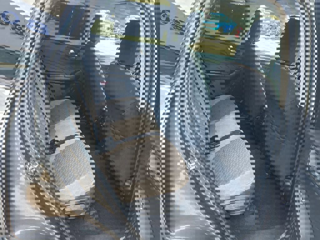 Used 2021 Ford Escape SE w/ SE Sport Appearance Package image 17