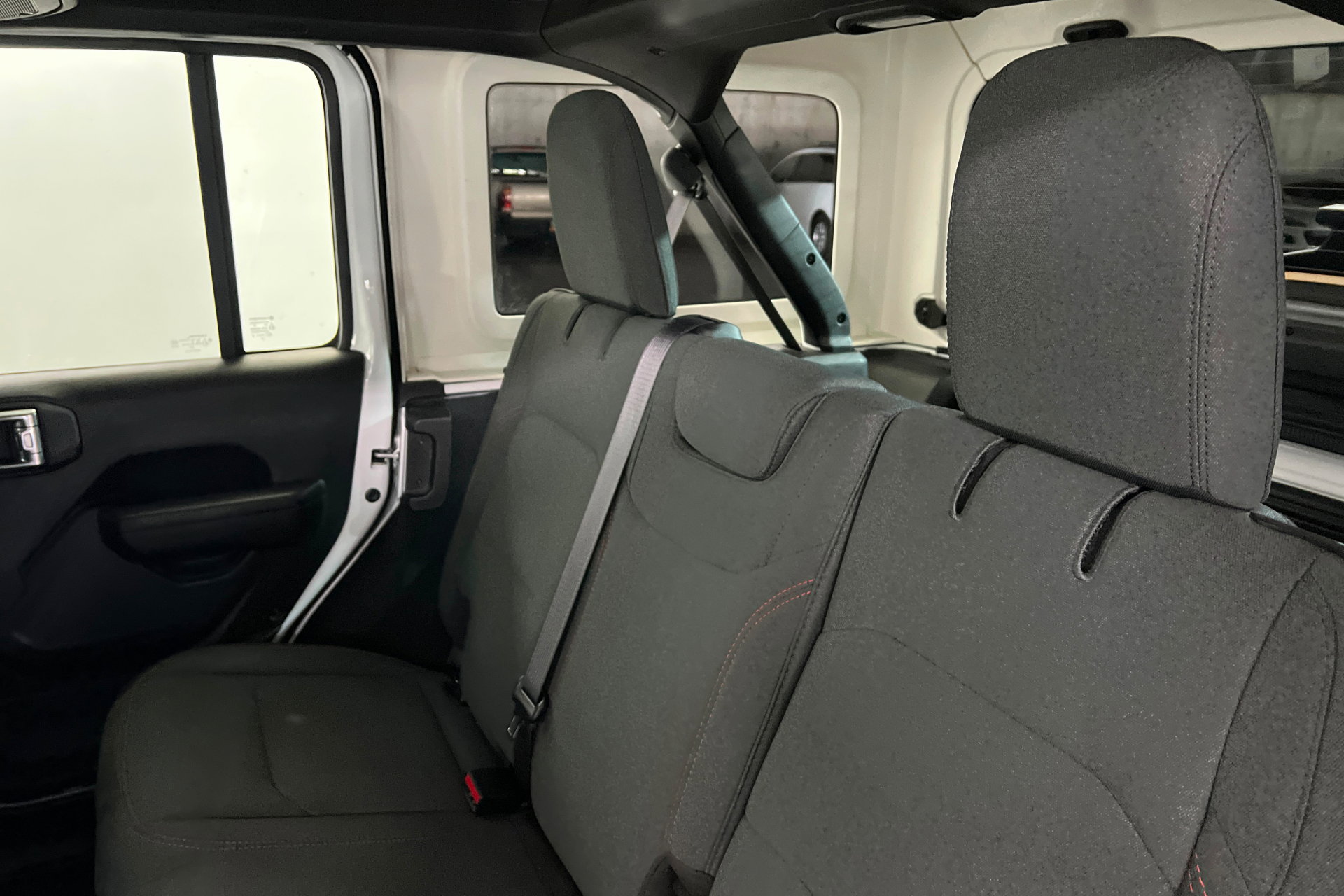 Used 2025 Jeep Wrangler Unlimited Rubicon image 20