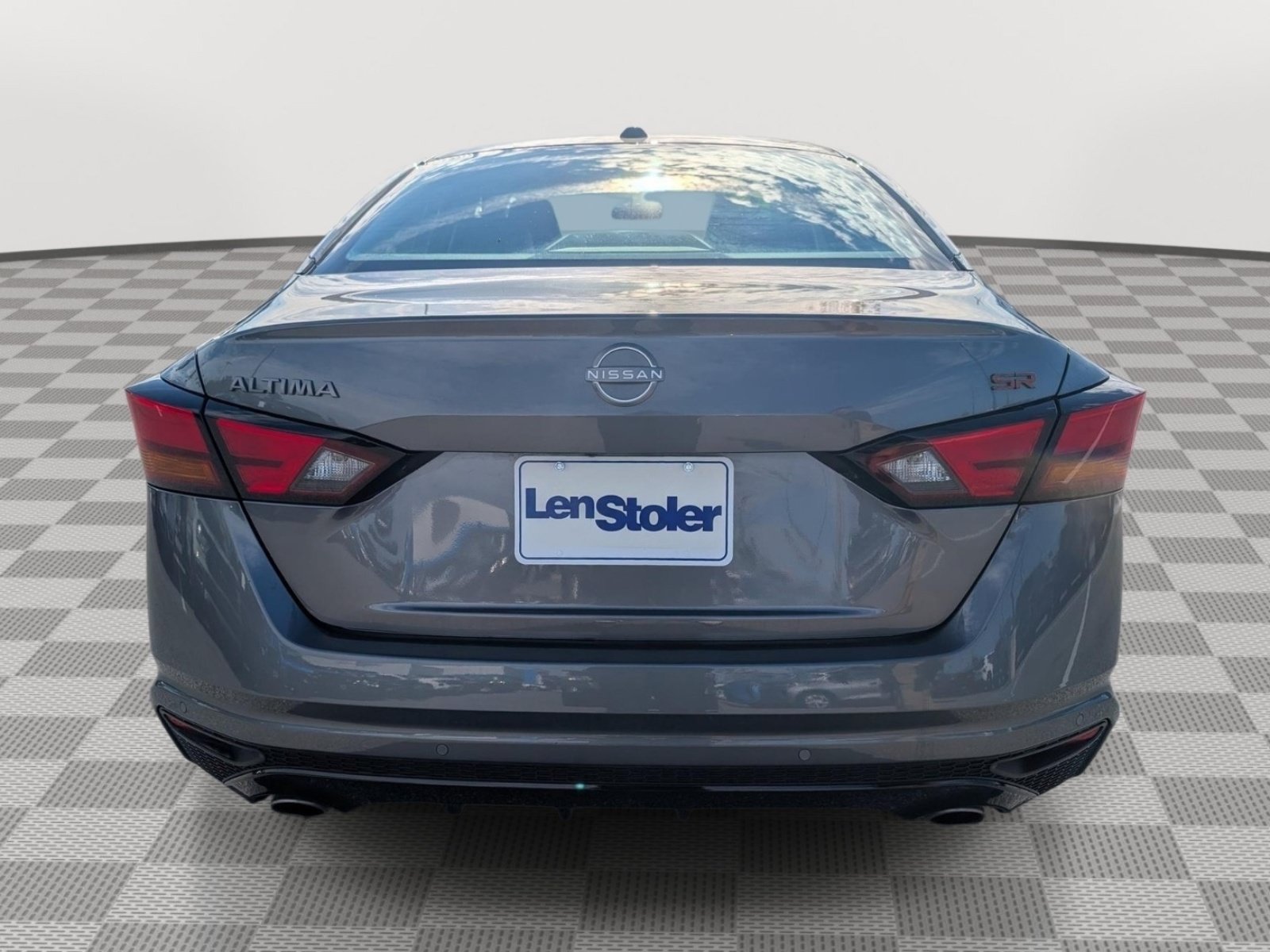 Used 2024 Nissan Altima 2.5 SR w/ SR Premium Package FWD image 4