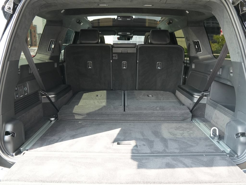 Used 2025 Rivian R1S Adventure Dual AWD/4WD image 33