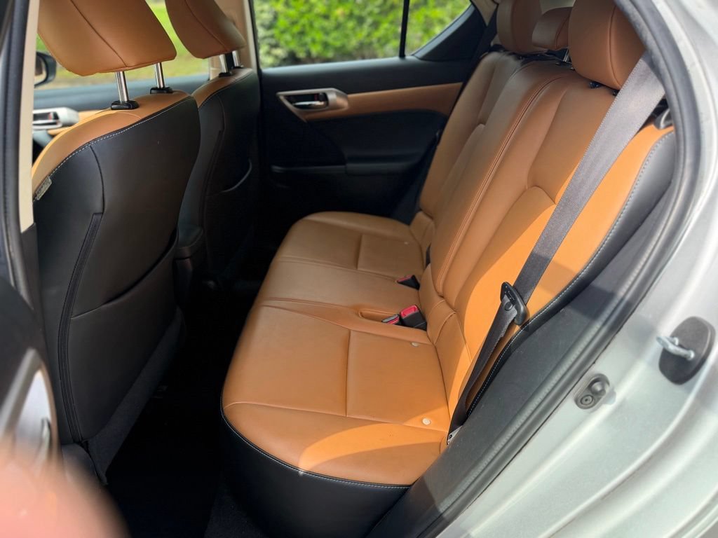 Used 2016 Lexus CT 200h w/ Seat Comfort Package FWD image 12
