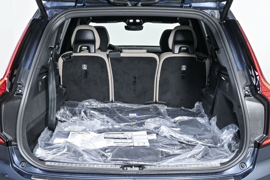 Certified 2026 Volvo XC90 B6 Plus w/ Protection Package Premier AWD/4WD image 33