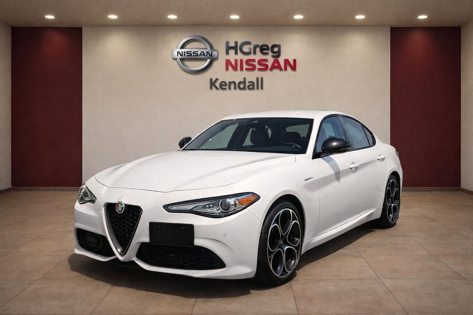 Used 2022 Alfa Romeo Giulia Veloce AWD/4WD image 3