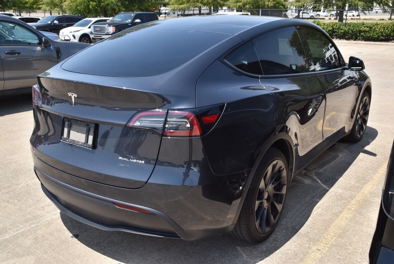 Used 2025 Tesla Model Y Long Range AWD/4WD image 5