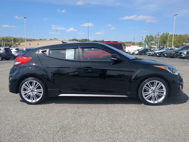 Used 2016 Hyundai Veloster Turbo image 3