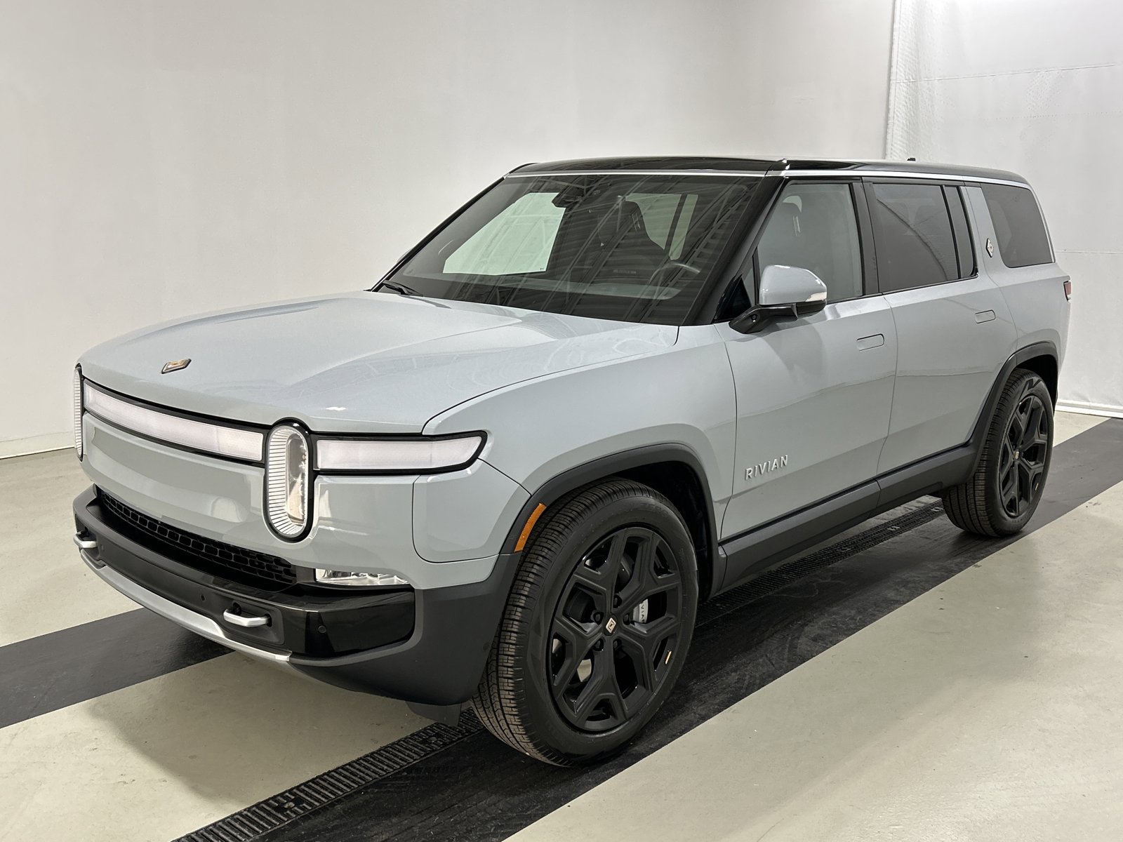 Used 2023 Rivian R1S Adventure