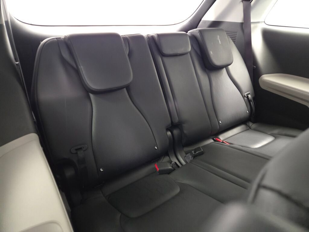 Used 2024 Kia Carnival LX image 12