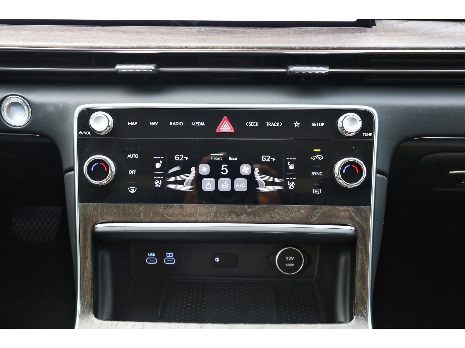 Used 2025 Genesis GV80 3.5T Prestige AWD/4WD image 27