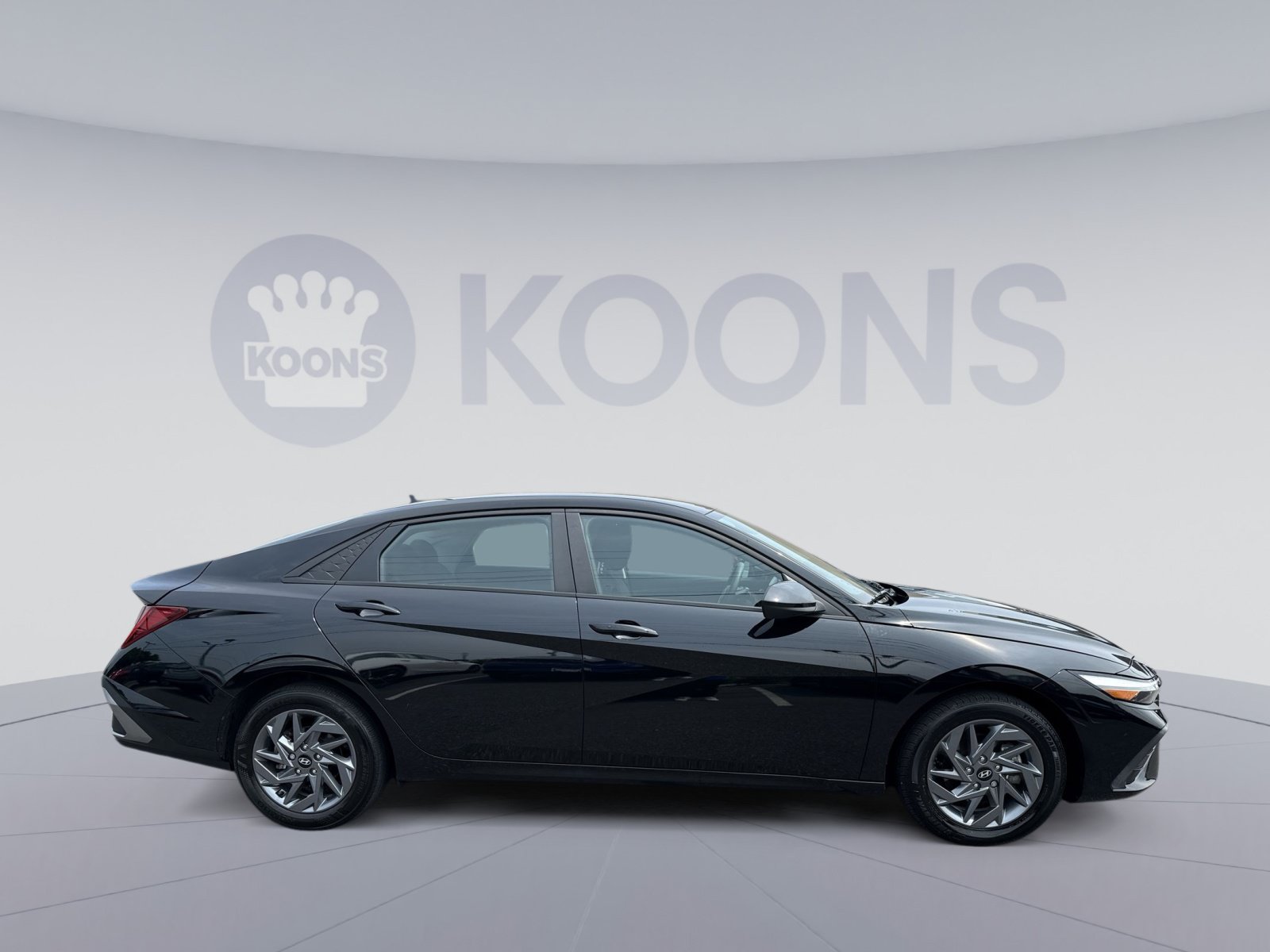 Certified 2024 Hyundai Elantra Blue FWD image 8