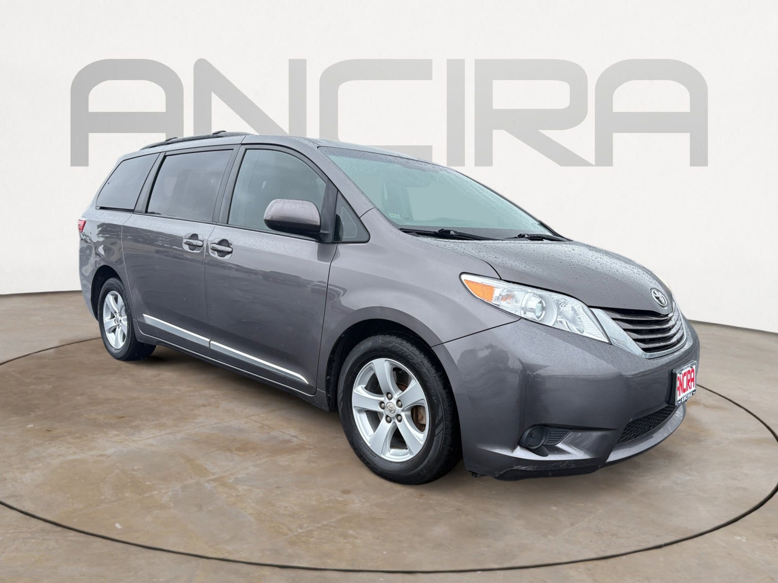 Used 2015 Toyota Sienna LE image 6