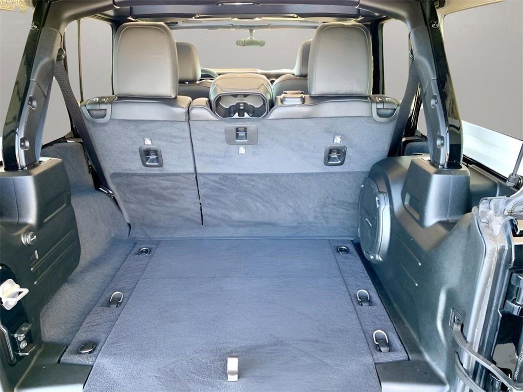Used 2023 Jeep Wrangler Altitude image 18