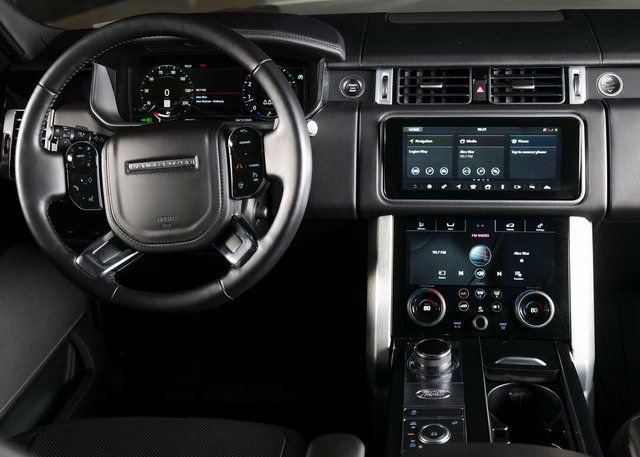 Used 2020 Land Rover Range Rover HSE image 14